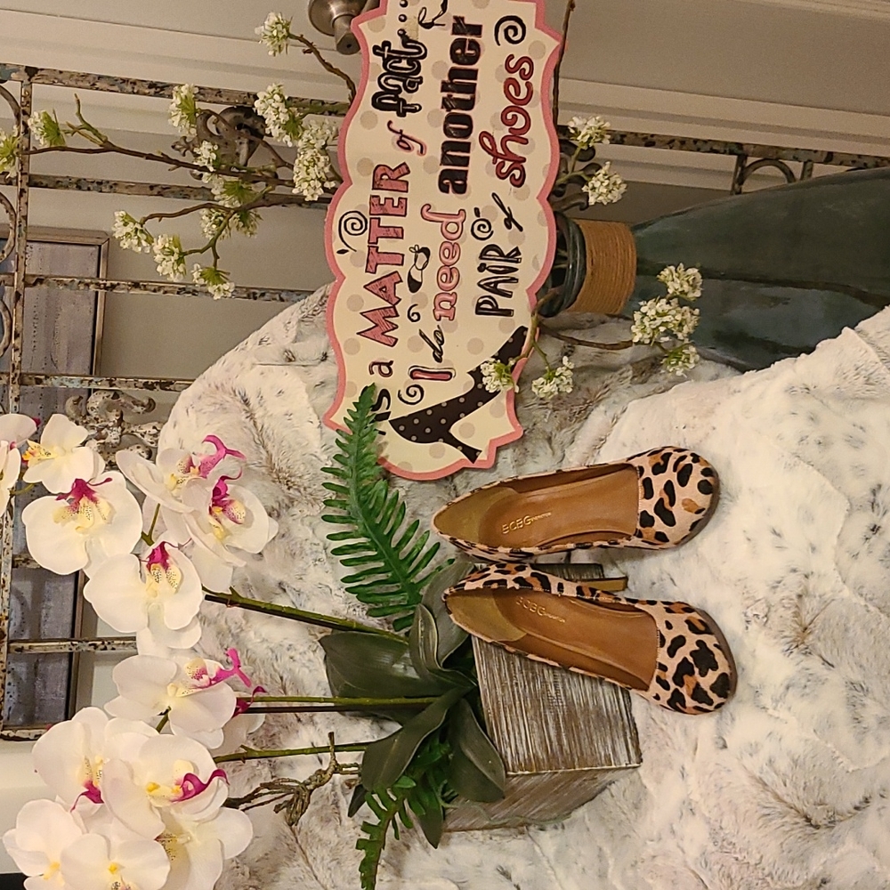BCBGeneration Cheetah print calf hair pumps sz 8M